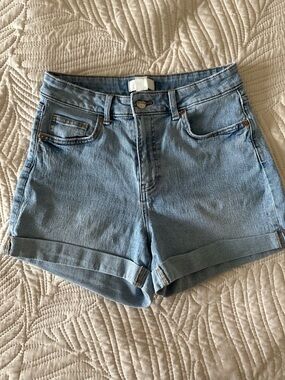 H&M Light Blue Denim High-Rise Cuffed Women's Shorts